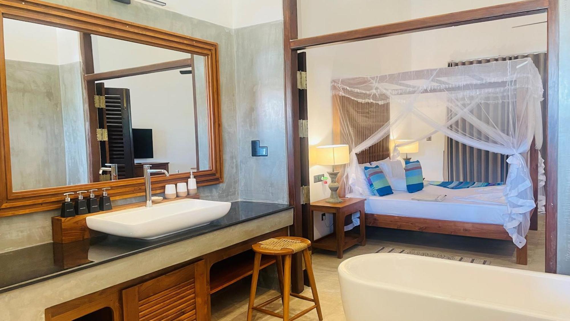 Sea Star Boutique Hotel Hikkaduwa Exterior photo