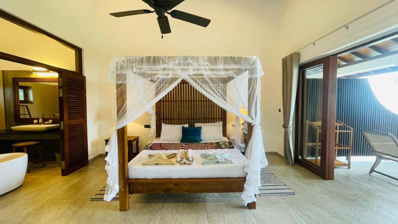Sea Star Boutique Hotel Hikkaduwa Exterior photo